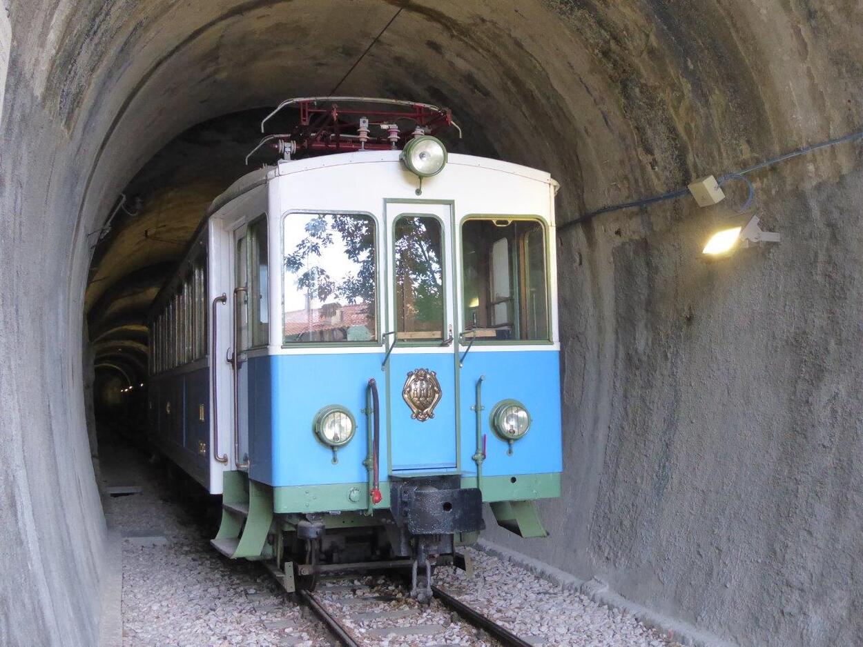 Die internationale Schmalspurbahn von Rimini nach San Marino